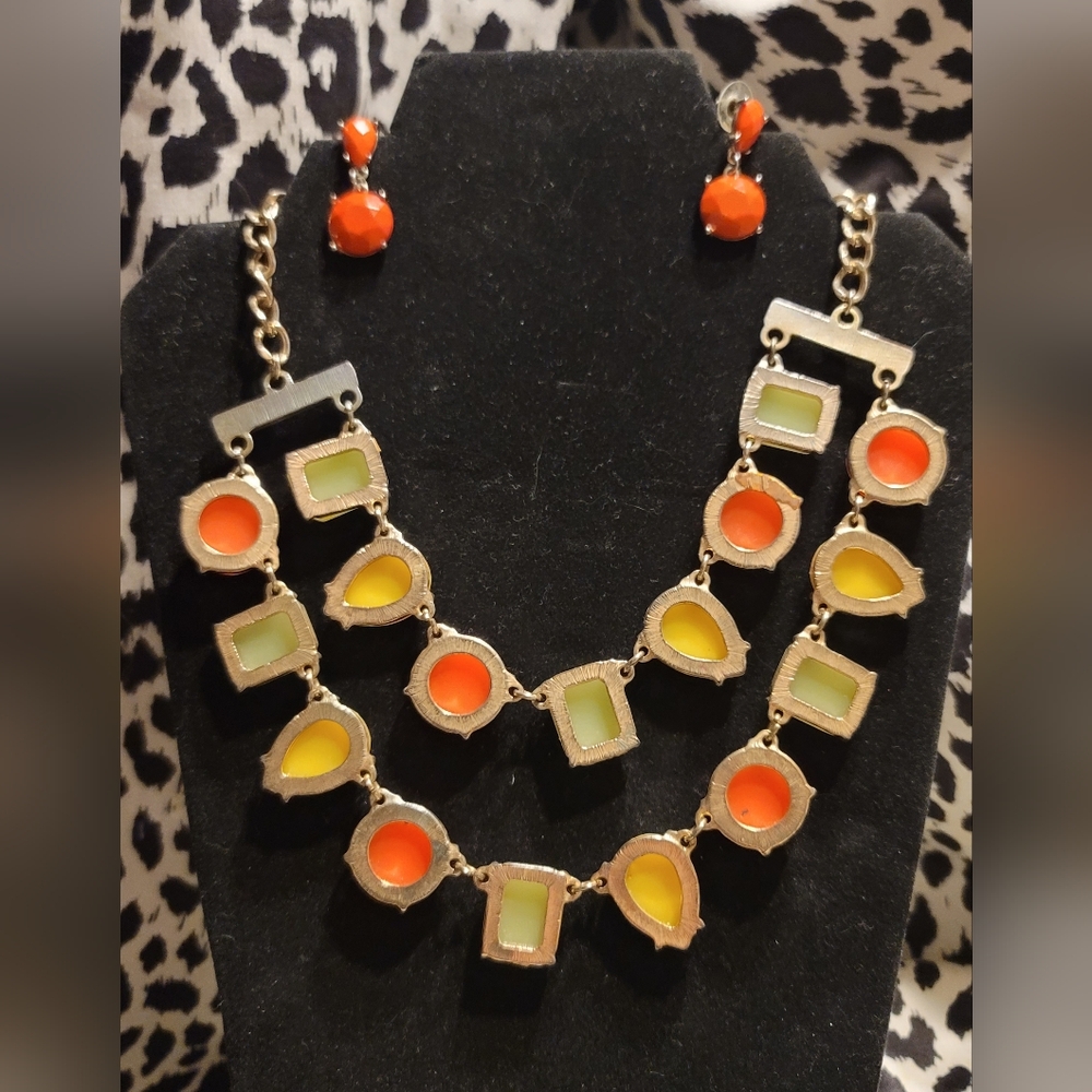 Statement Necklace - Picture 3 of 4
